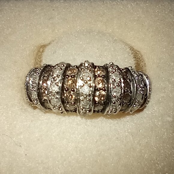 10Kt Yellow Gold Chocolate and White Diamond Ring - Picture 2 of 5